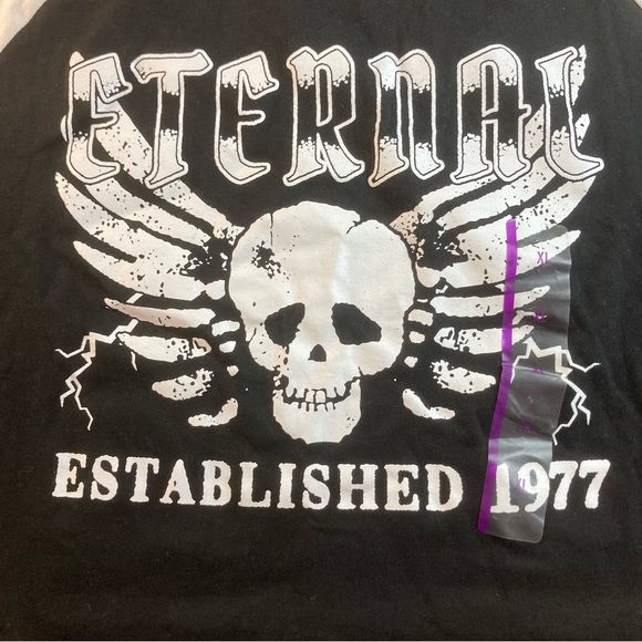 Zoe + Liv cropped graphic T-shirt XL - Picture 4 of 4